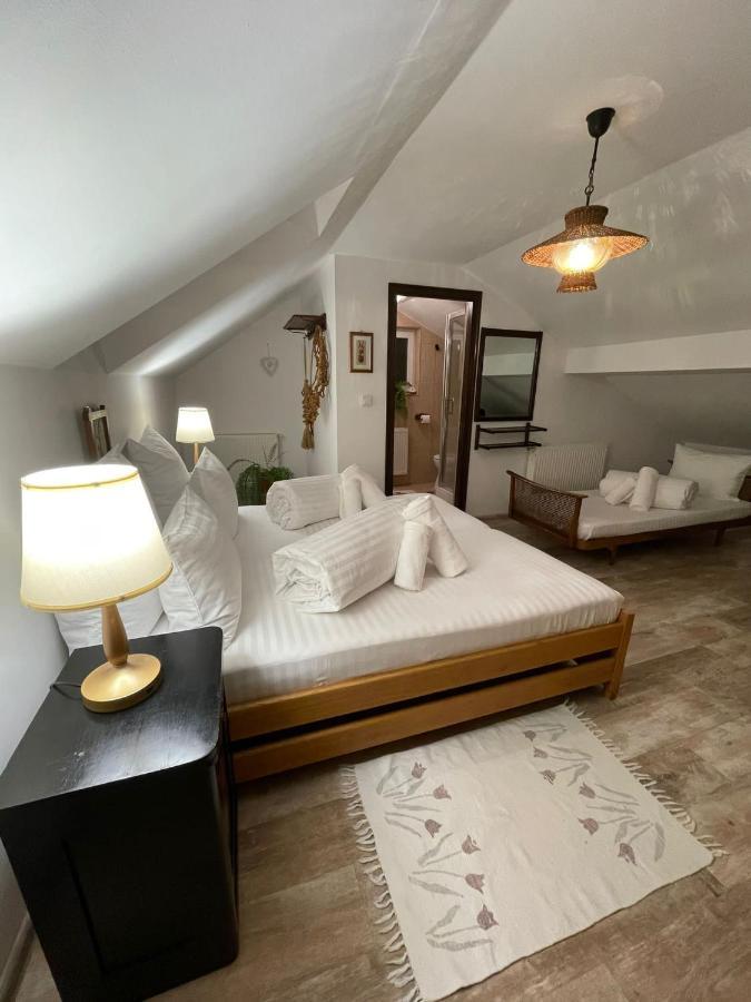 Apartament Yannis Lejlighed Alba Iulia Eksteriør billede